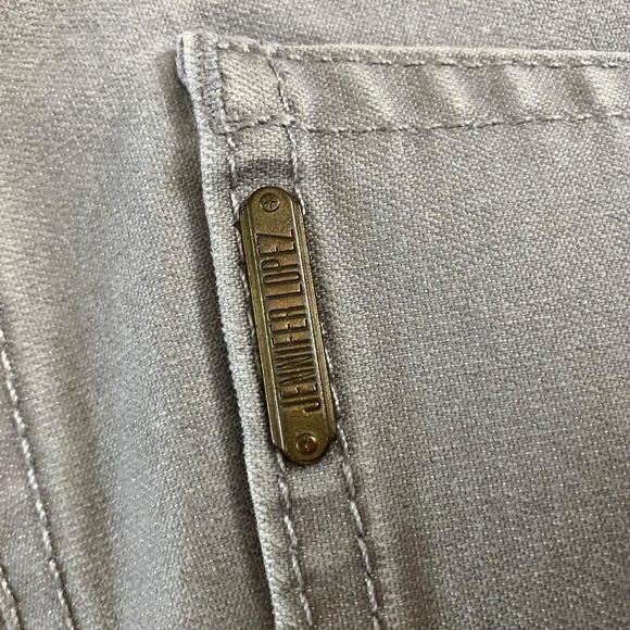 Jennifer Lopez Metallic Straight Leg Pants. Size 4P - Picture 3 of 10